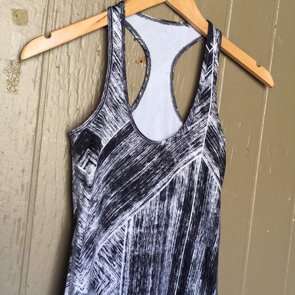 Lululemon tank top - Picture 3 of 7